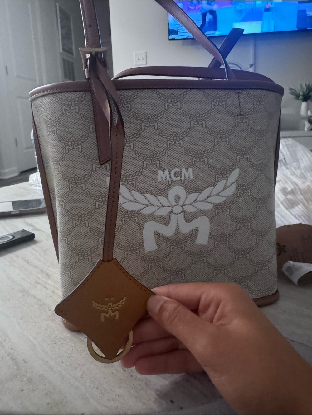MCM Lauretos Nappa Mini Himmel Shopper Tote Oatmeal - Picture 7 of 9